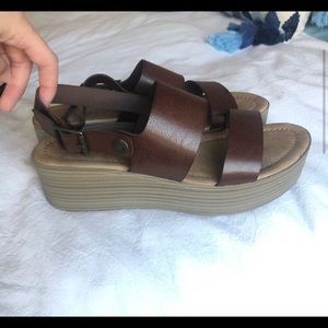 BLOWFISH MALIBU VEGAN LEATHER PLATFORM SANDALS